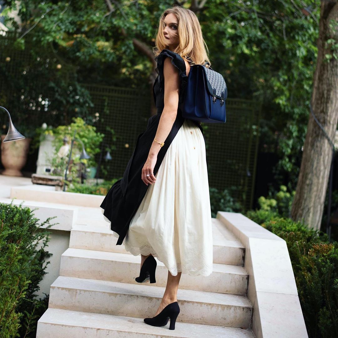 Словно школьница: Наталья Водянова в пышном платье восхитила стройной фигурой