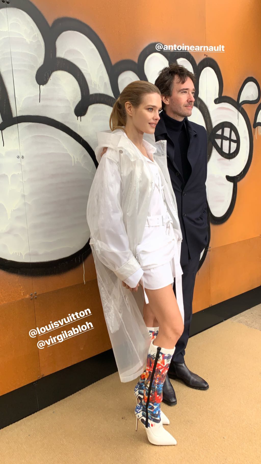 Образ дня: Наталя Водянова на "лабутенах" і в сукні-сорочці Louis Vuitton