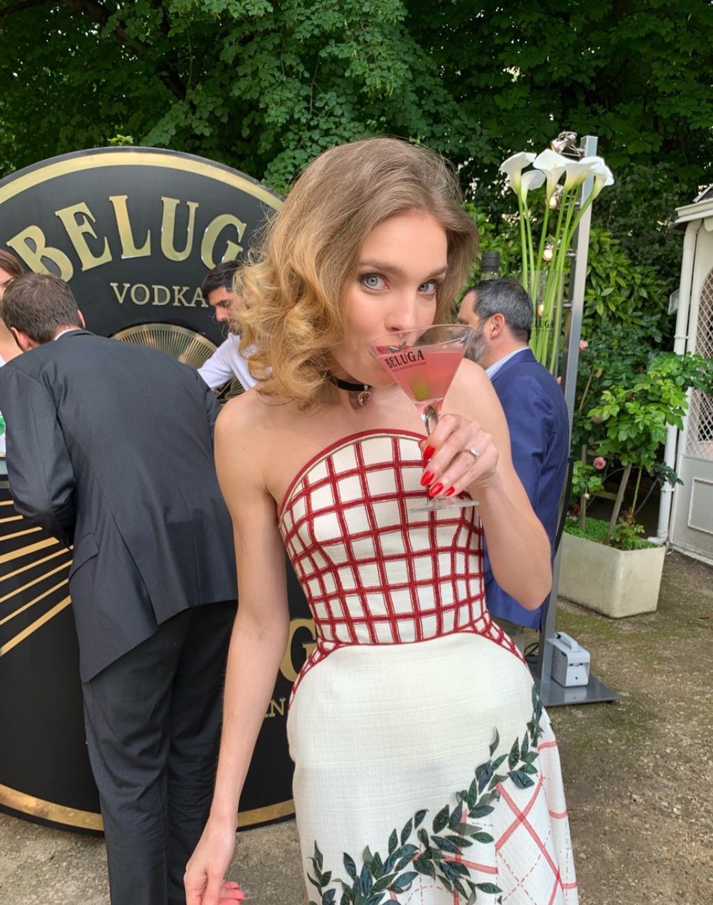 Цветочная фея: стильная Наталья Водянова восхитила женственным нарядом