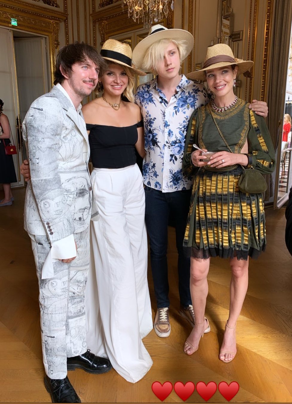 У всіх нарядах чудова: Наталія Водянова блищить в сукні Dior і капелюсі від українського дизайнера