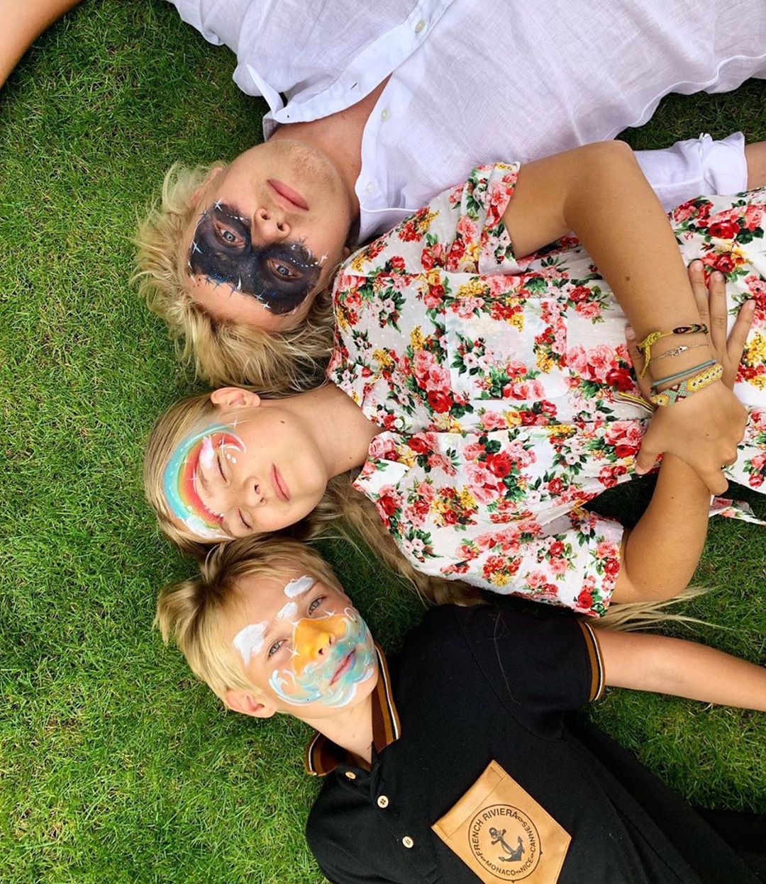 Молодая мама: Наталья Водянова растрогала сеть редким архивным фото с сыном