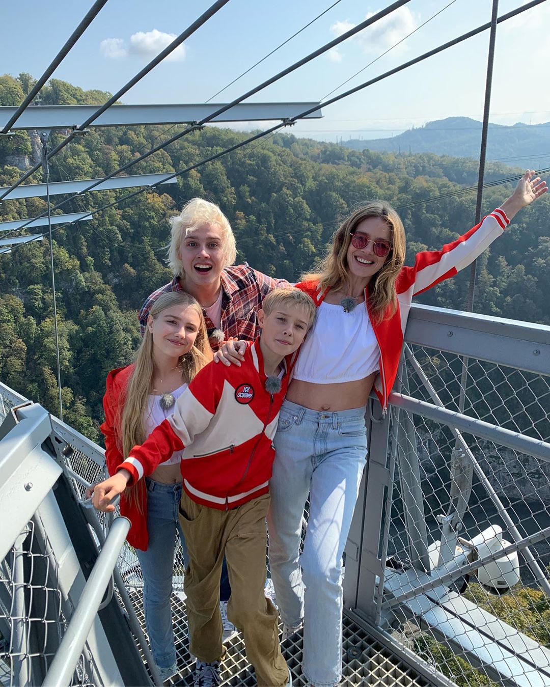 Наталя Водянова показала бездоганну фігуру в стильному костюмі і розкрила секрети стрункості