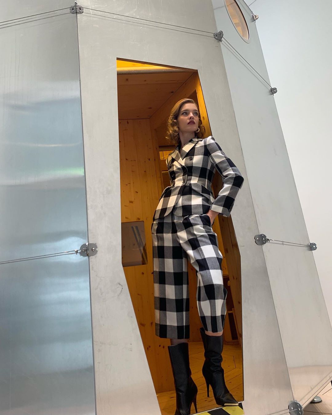 Хочеться повторити! Наталя Водянова показала актуальний образ для зимового сезону