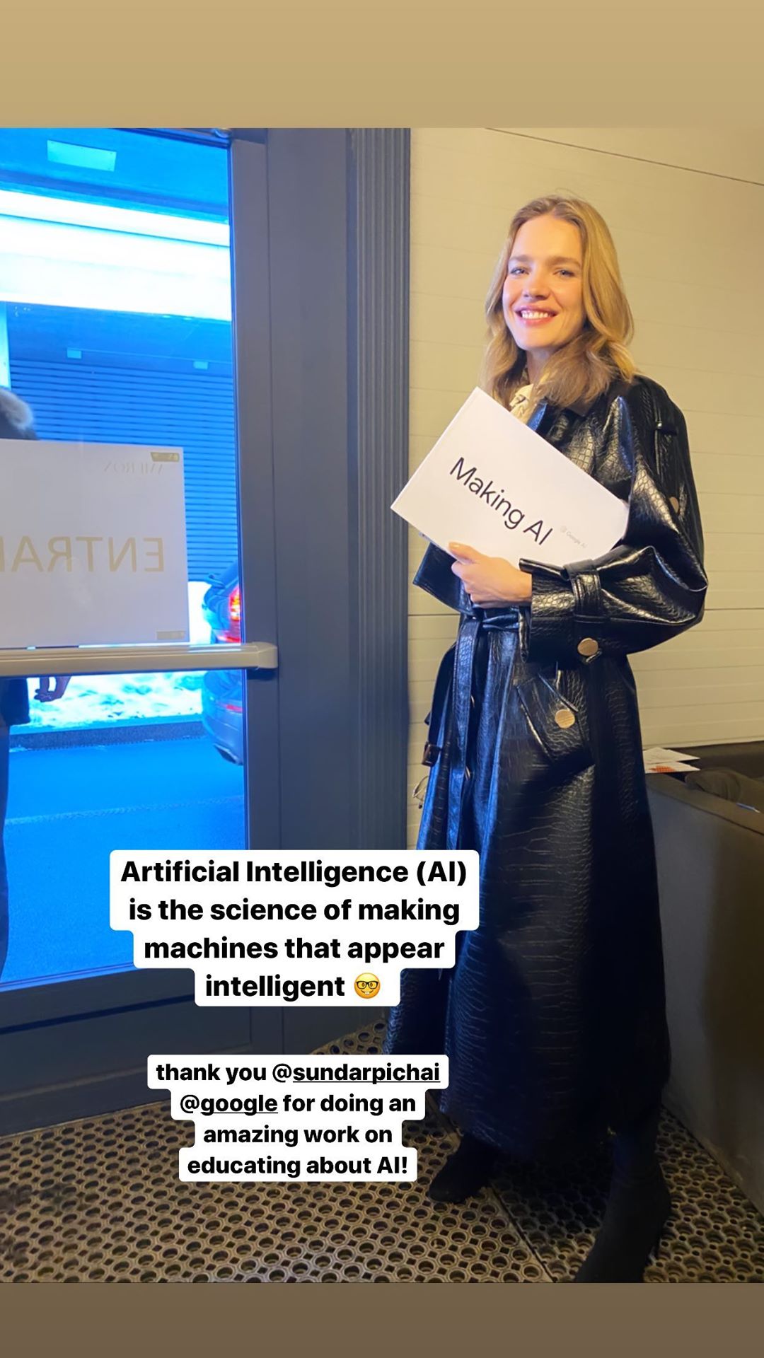 Мини и ботфорты на шпильках: Наталья Водянова блеснула стройными ногами на форуме в Давосе