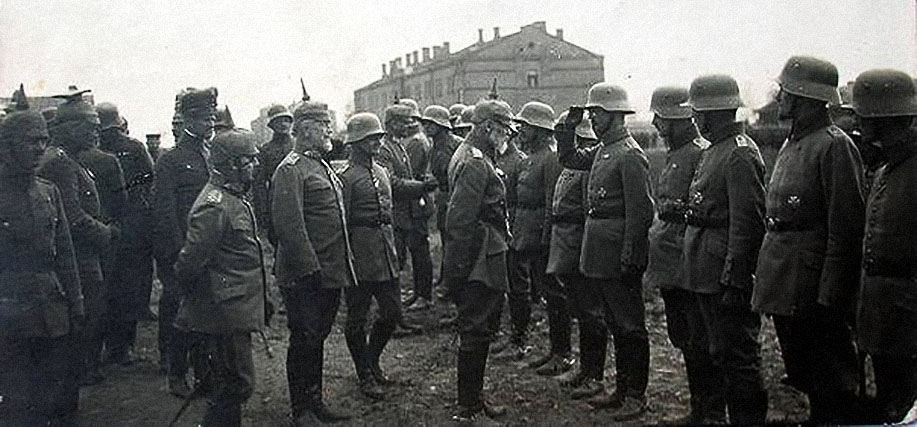 23 лютого: чому саме в цю дату був День захисника вітчизни