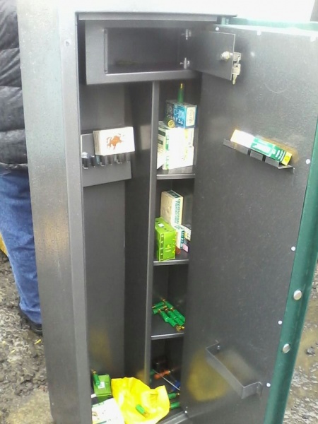 Пограничники задержали украинца, пытавшегося ввезти из зоны АТО сейф с патронами