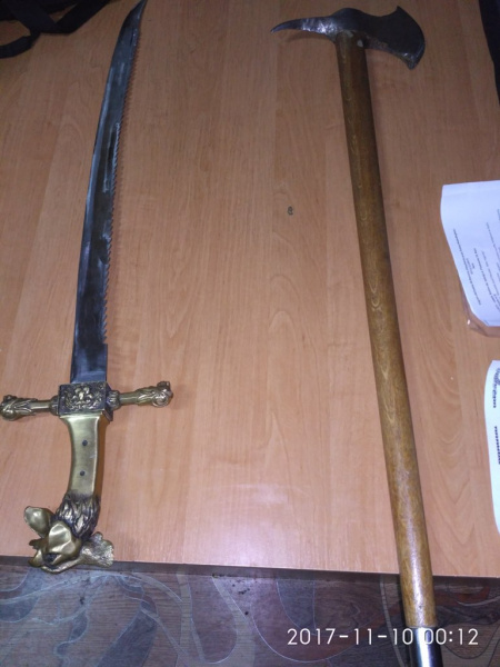 Громадянин РФ намагався вивезти з України старовинну зброю