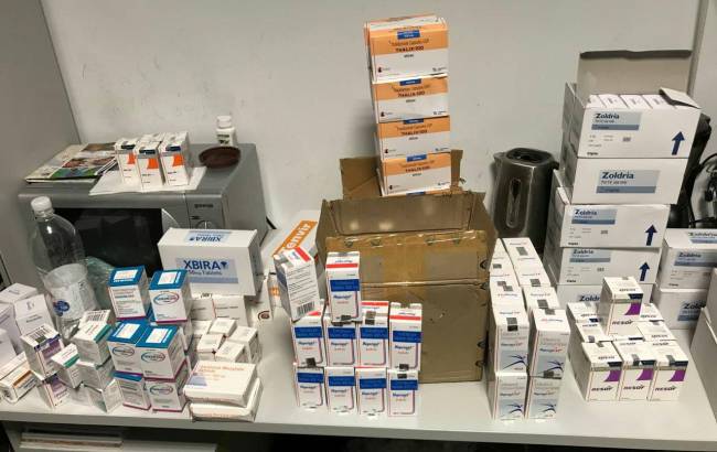 В "Борисполе" пограничники обнаружили медикаменты на сумму более 1,5 млн гривен