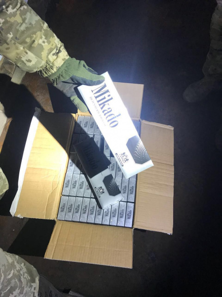 У Чорному морі затримано іноземне судно з понад 1,7 тис. ящиками цигарок