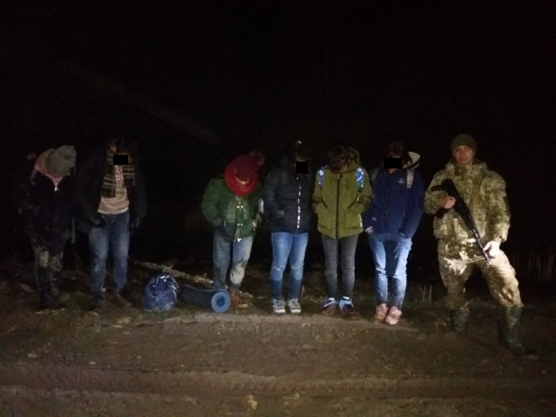 На границе с Венгрией пограничники задержали 6 нелегалов