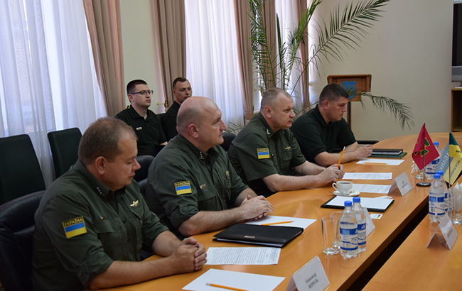 "Ощадбанк" установит терминалы для оплаты штрафов на КПП через госграницу