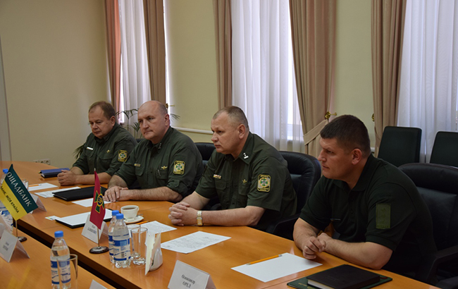 "Ощадбанк" установит терминалы для оплаты штрафов на КПП через госграницу