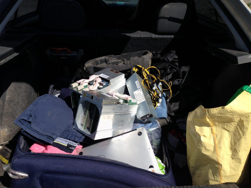 На КПВВ "Гнутово" пресекли провоз на территорию ОРДЛО оборудования для майнинга