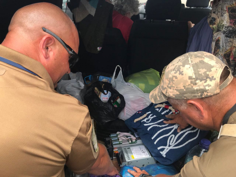 В Донецкой области пограничники обнаружили комплектующие для "криптовалютной фермы"