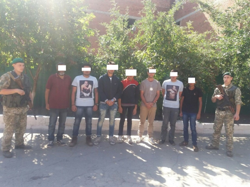 На границе с Россией задержали группу нелегальных мигрантов