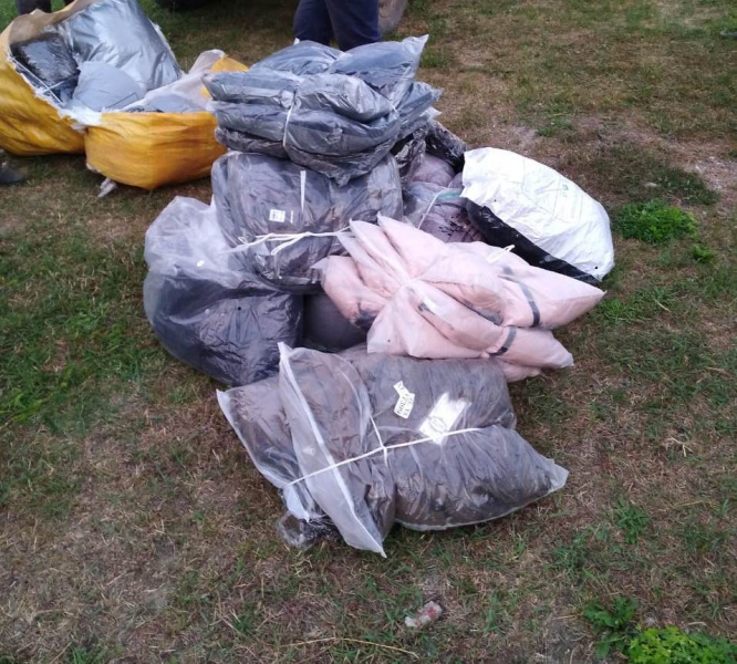 В Сумской области пограничники со стрельбой задержали "УАЗ" из России