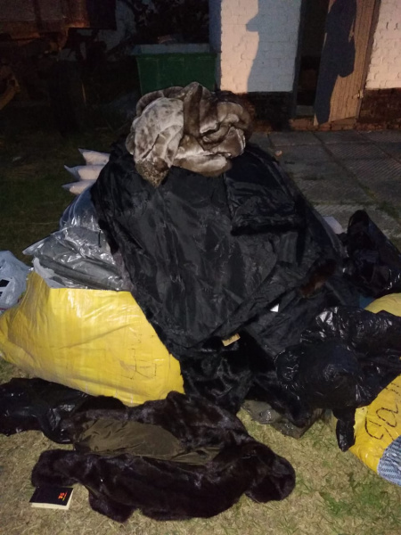 В Сумской области пограничники со стрельбой задержали "УАЗ" из России