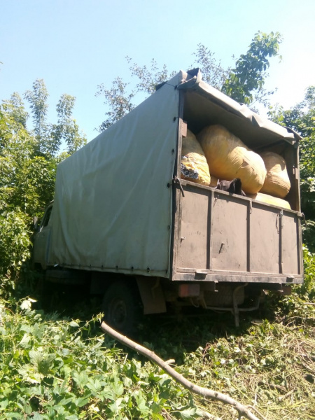 В Сумской области пограничники со стрельбой задержали "УАЗ" из России