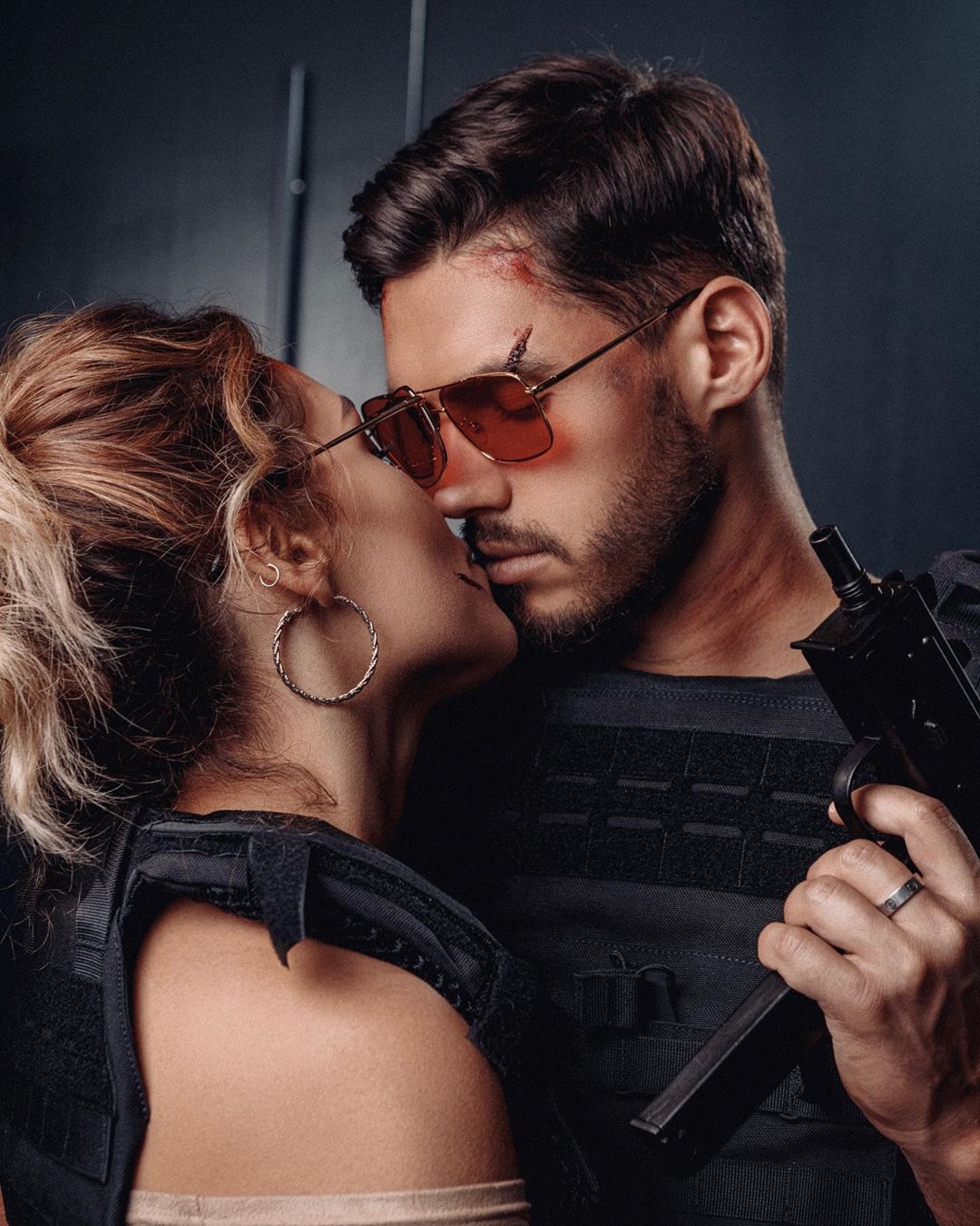 Мистер и миссис Смит: Холостяк 9 с возлюбленной восхитили эффектной фотосессией