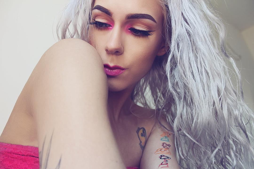 Ламкість і сильне випадання волосся: в чому може бути причина