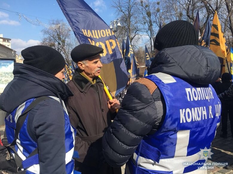 Порядок в центре Киева обеспечивают около 1500 правоохранителей