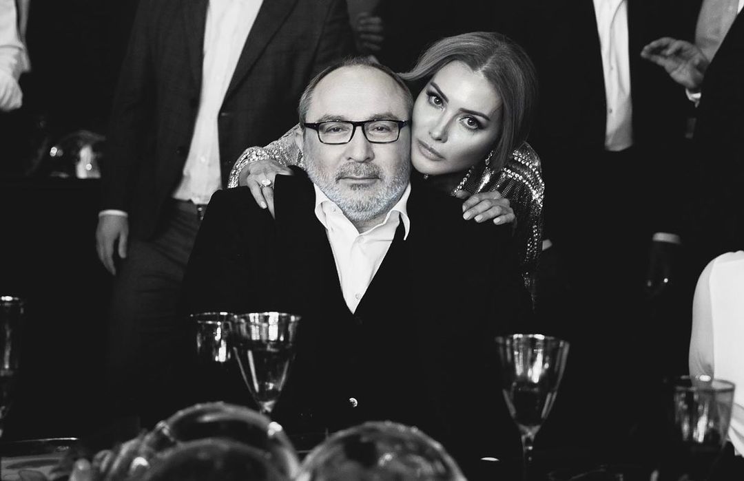 Как жены и сын Кернеса прощались с ним после смерти: больно очень