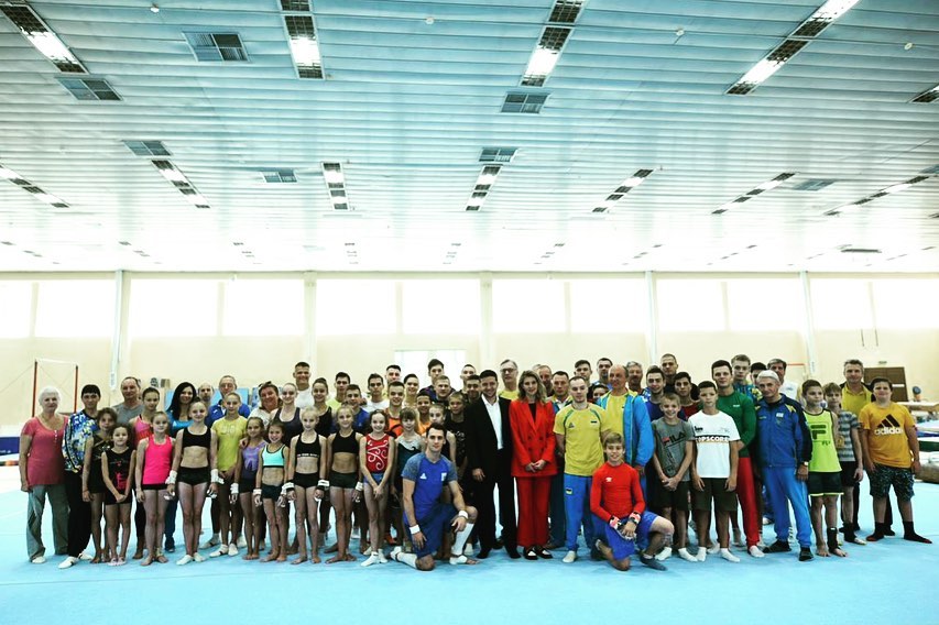 Елена Зеленская показала, как носить "цвет победы"