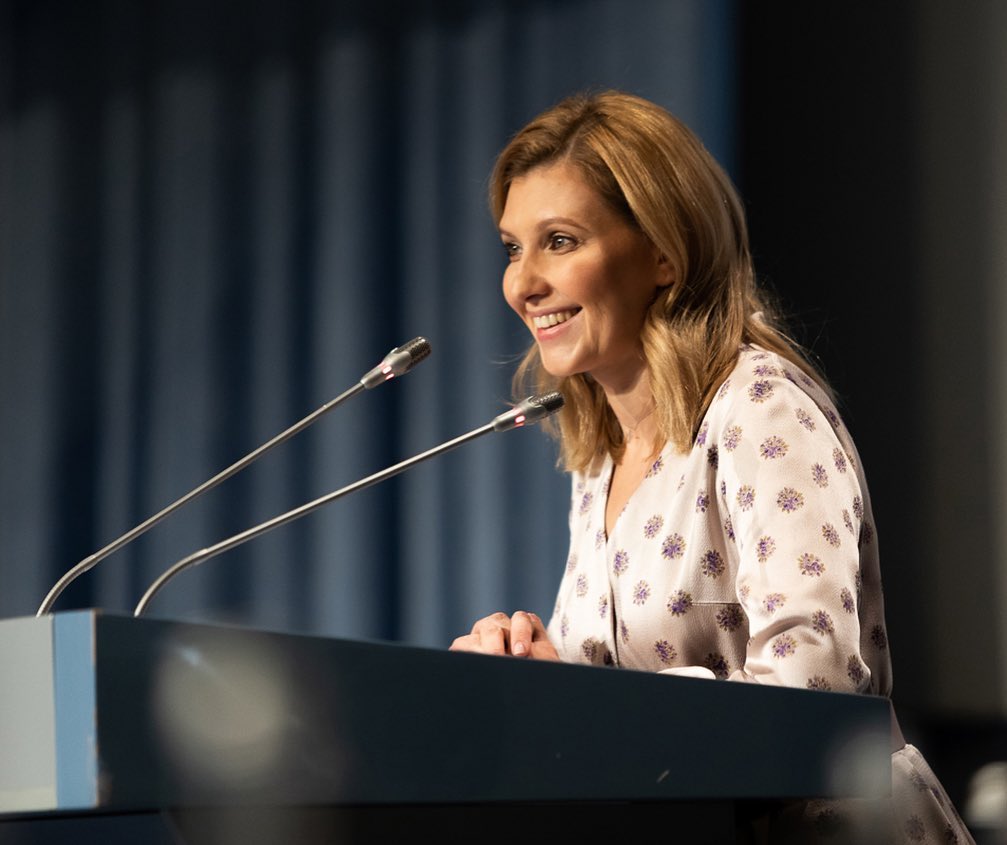 Елена Зеленская поразила украинцев своим внешним видом (фото)