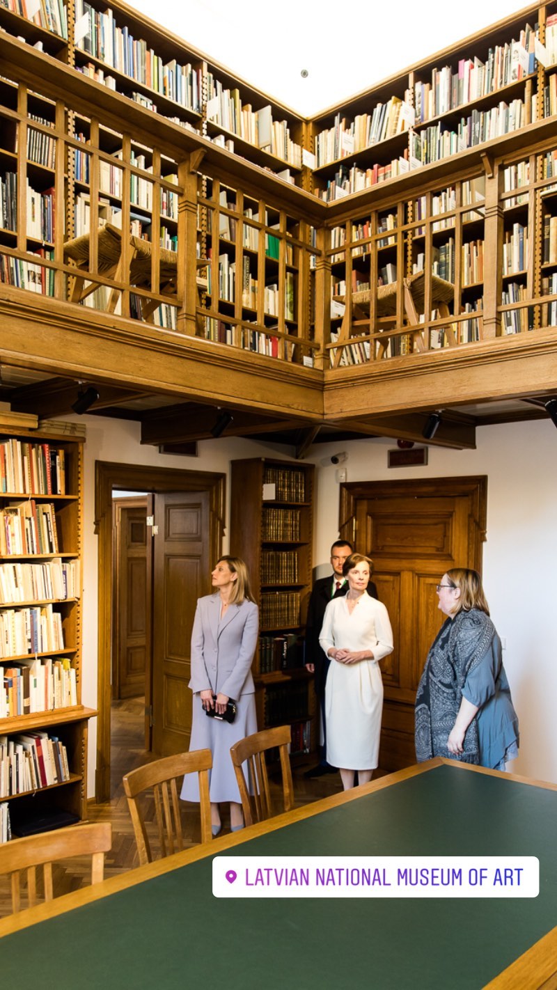 Олена Зеленська показала ідеальний total look: ще більше фото