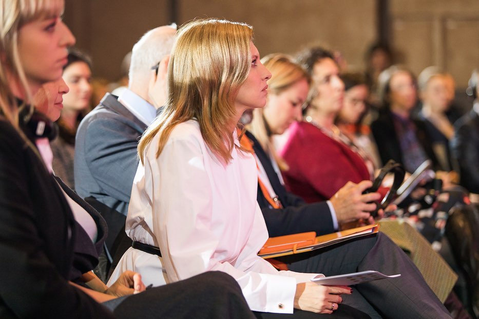 Нестандартный ход: Елена Зеленская в афро-косичках появилась на форуме против домашнего насилия