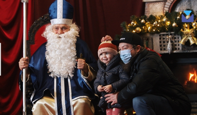 Николай начал принимать посетителей в замке на Закарпатье: чего просят у Святого