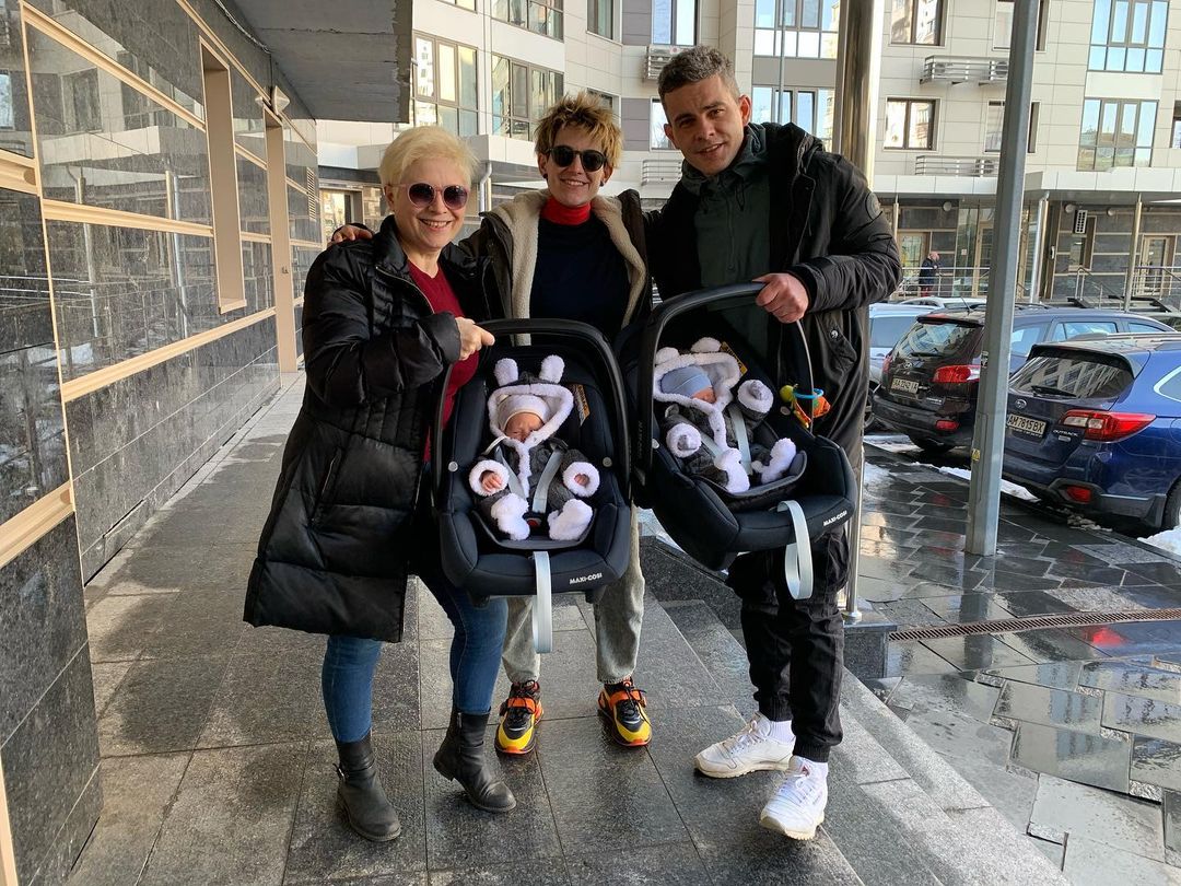 Договоритесь с мужем на берегу, кто за что отвечает: топ звездных правил счастливого материнства