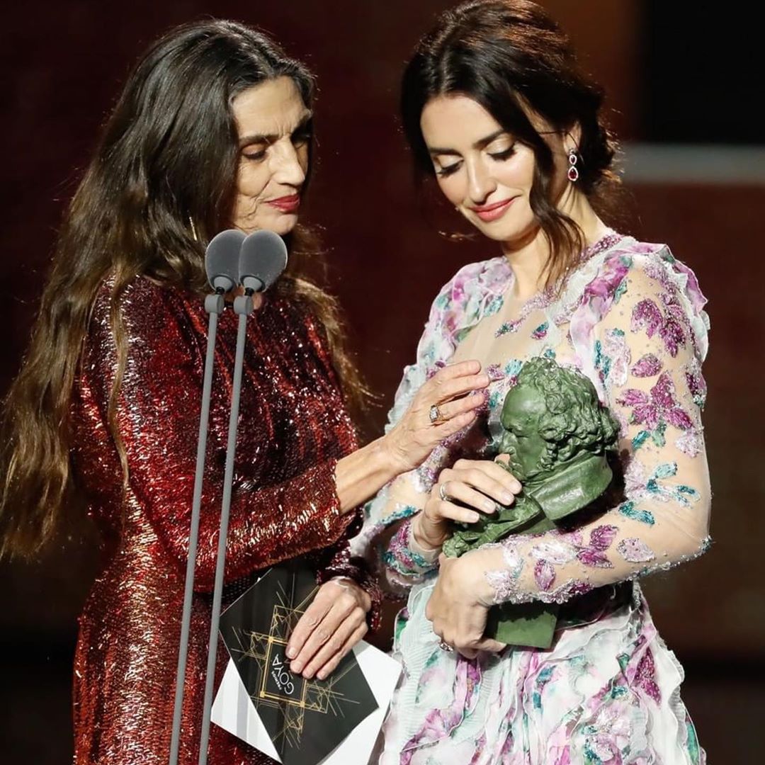 45-летняя Пенелопа Крус перенесла поклонников в сказку образом феи на испанском "Оскаре"