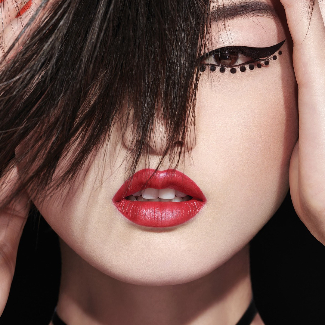 Зажги ночь: 5 идей вечернего макияжа на День всех влюбленных от звездных визажистов