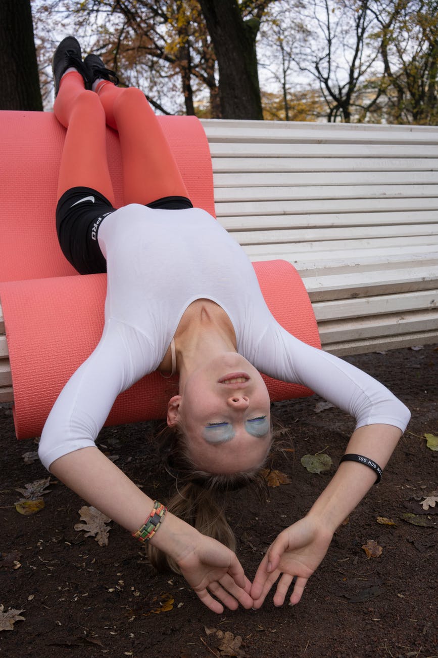 Топ-10 упражнений на праздники для стройности и красоты