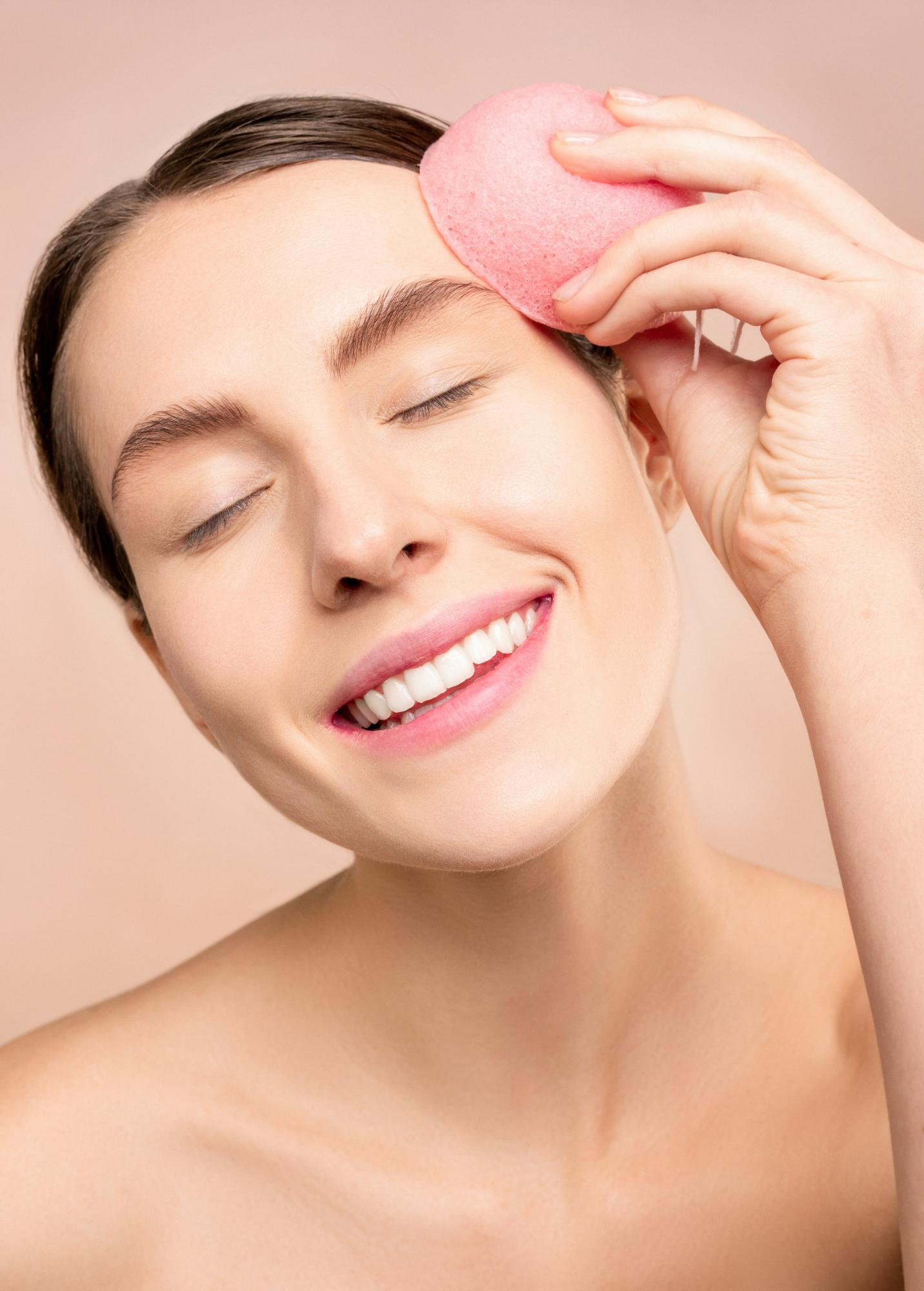 Косметолог назвала топ-10 ошибок в домашнем уходе за кожей