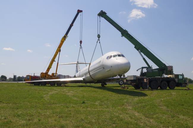 Действия силовиков могут спровоцировать аварию в аэропорту "Киев", - заявление