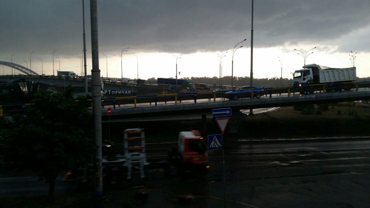 Киев накрыла гроза