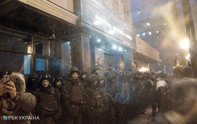 Близько тисячі участників маршу прибули до будівлі ГПУ