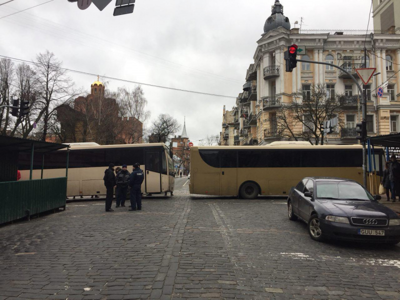 Через масові заходи в центрі Києва перекрито кілька вулиць