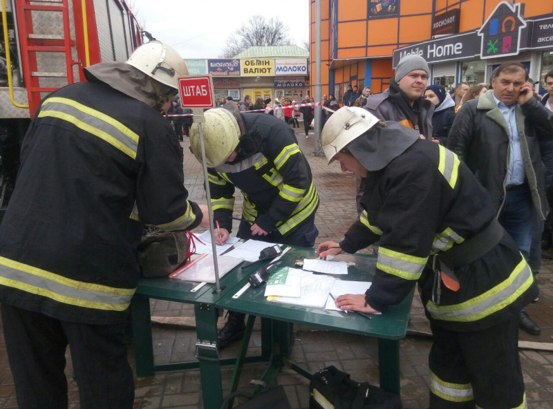 Пожежу на "Лівобережній" ліквідовано, входи на станцію відкрито