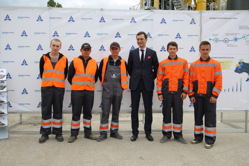 Асфальтні заводи "Автомагістраль-Південь" - це нова якість українських доріг, - Омелян