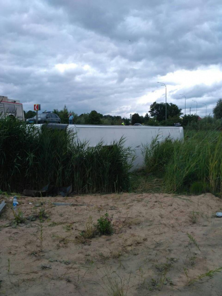 В Ровенской области перевернулся автобус с 53 пассажирами