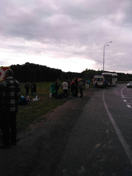 В Ровенской области перевернулся автобус с 53 пассажирами