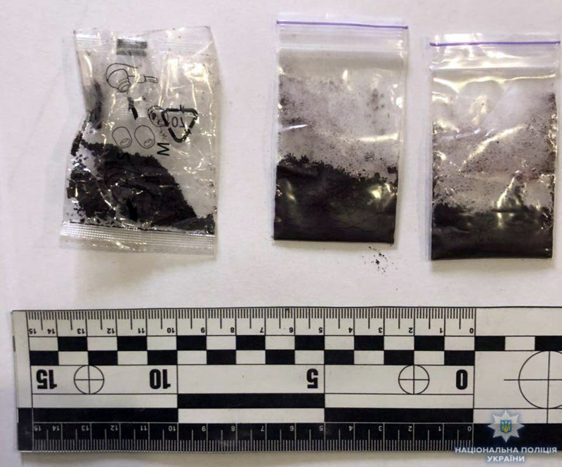 В Бахмуте сотрудник следственного изолятора сбывал заключенным наркотики