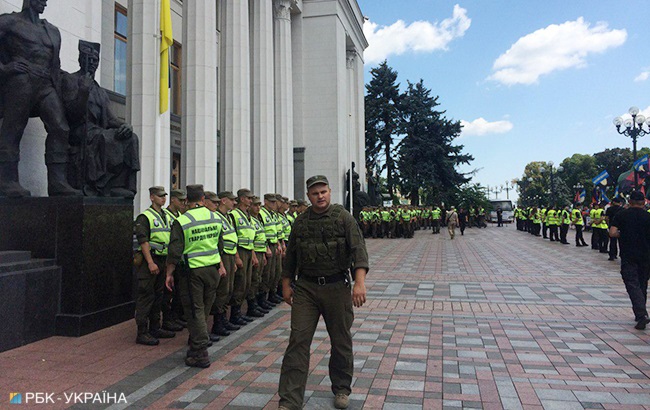 У здания Верховной рады шахтеры вышли на акцию протеста