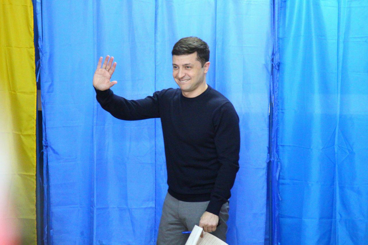 Как голосуют на выборах президента политики и чиновники Украины