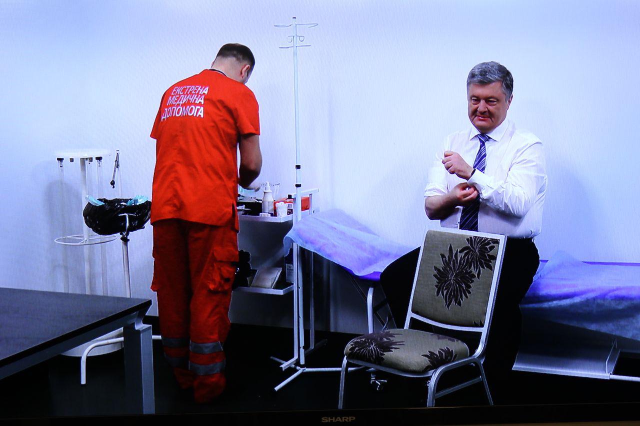 Не понимает, с кем имеет дело: блогер про выбор Зеленским клиники для анализов