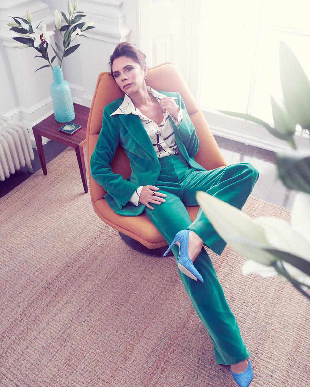 Виктория Бекхэм демонстрирует самые стильные костюмы сезона в съемке для польского Vogue