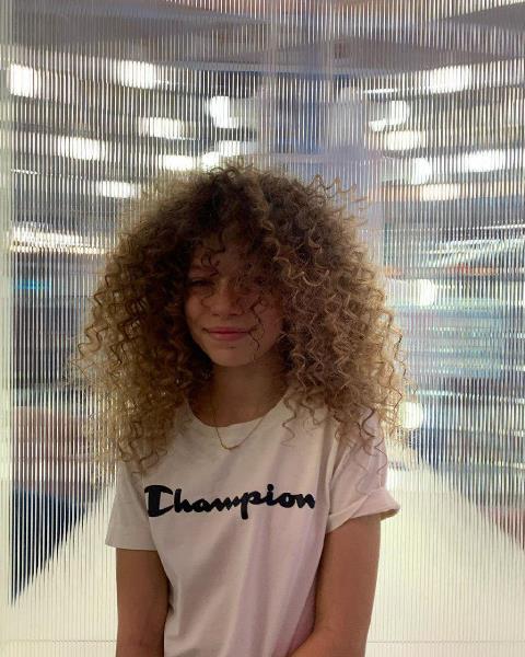 Віра Брежнєва поділилася яскравими фото в день народження дочки